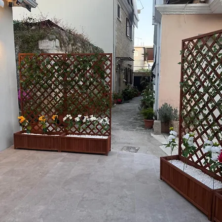 Lohias House Apartment